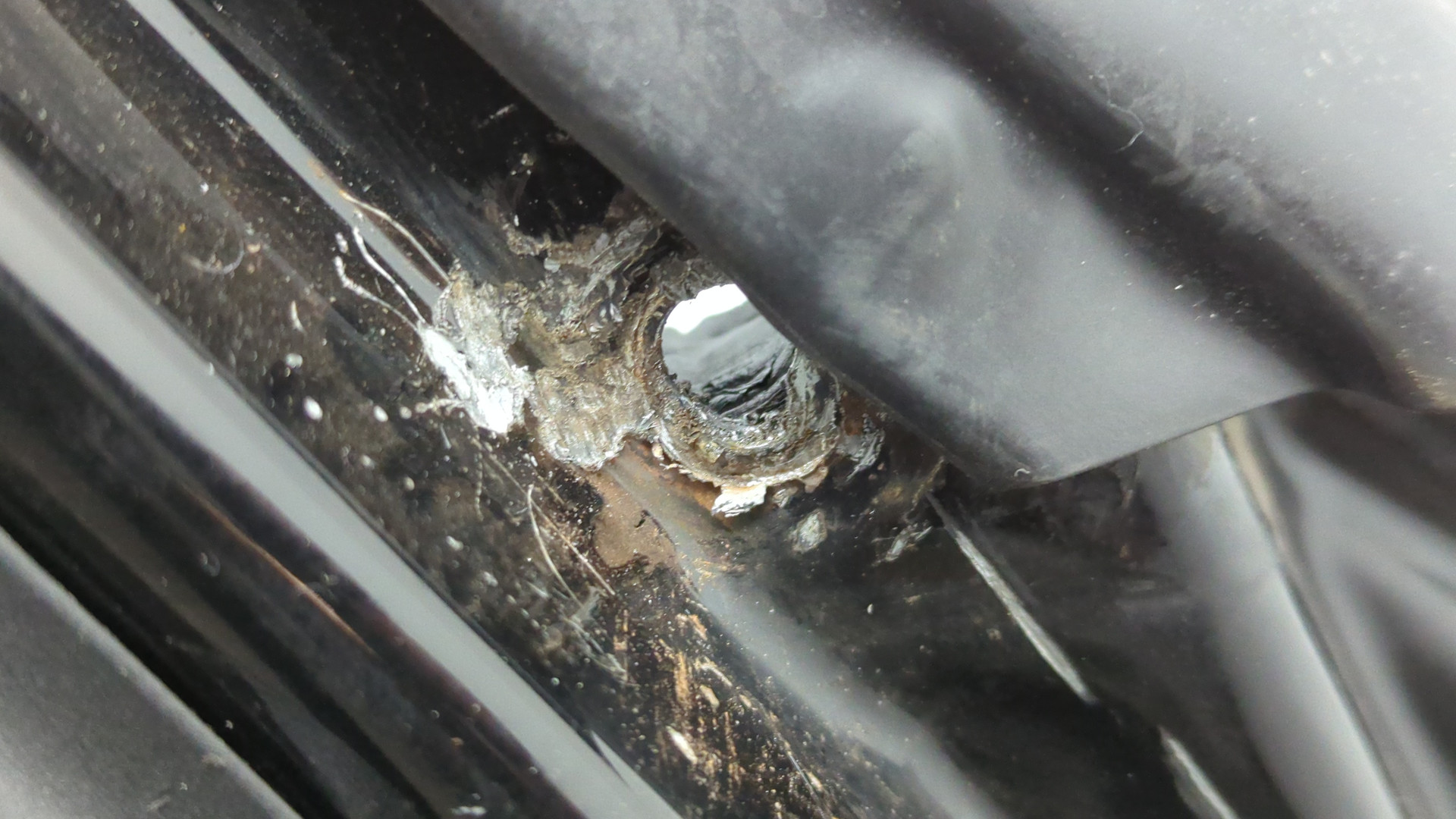 Дверь передняя левая