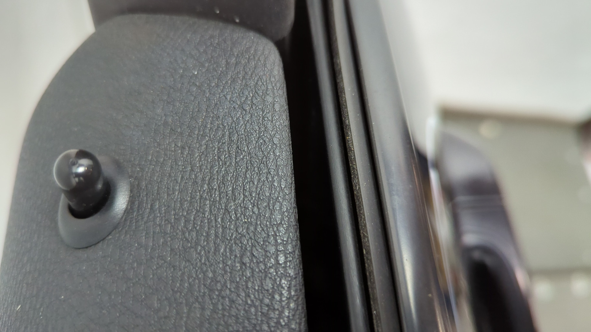 Дверь передняя левая