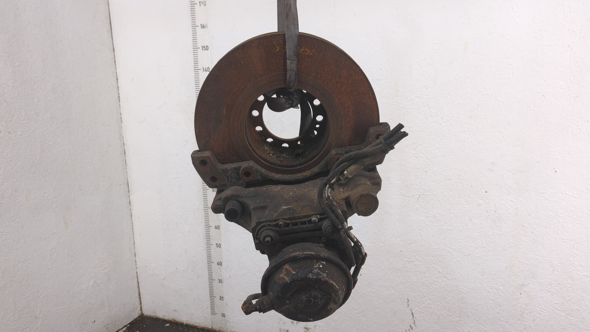 Суппорт передний правый