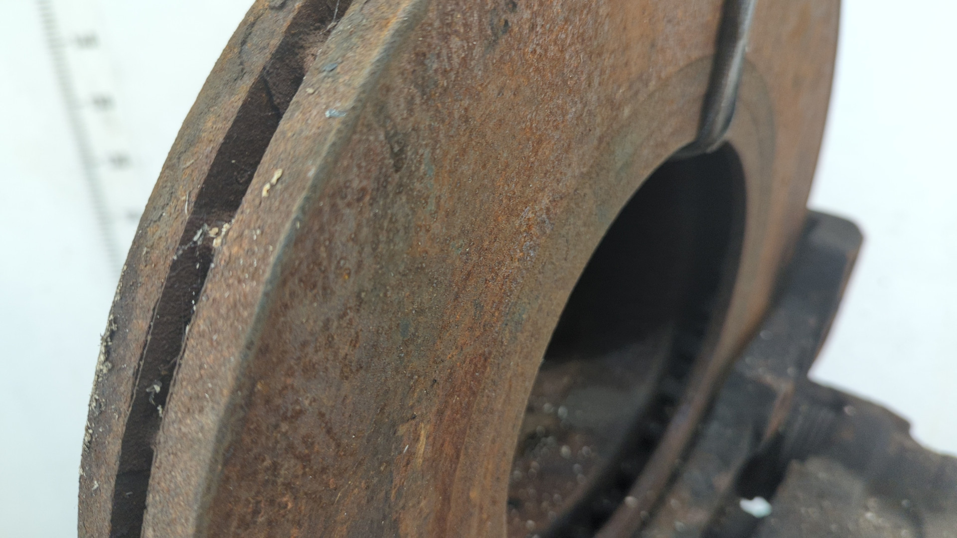 Суппорт передний правый