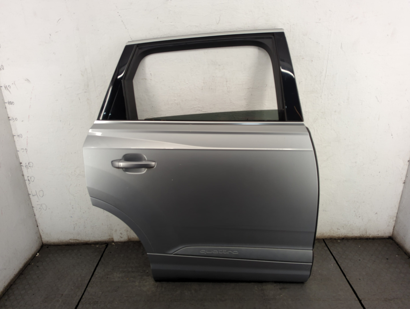 Дверь задняя правая