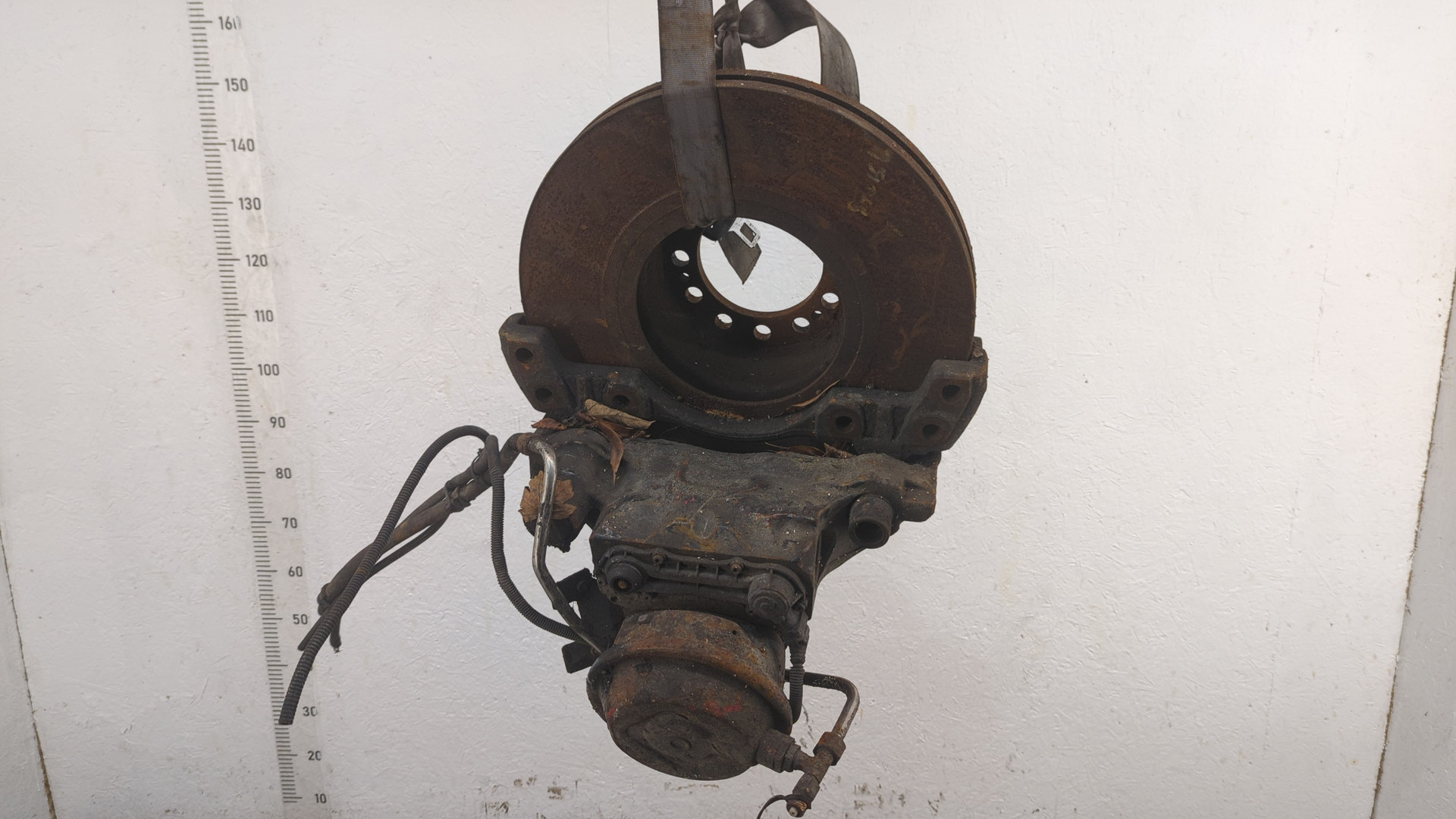 Суппорт передний левый