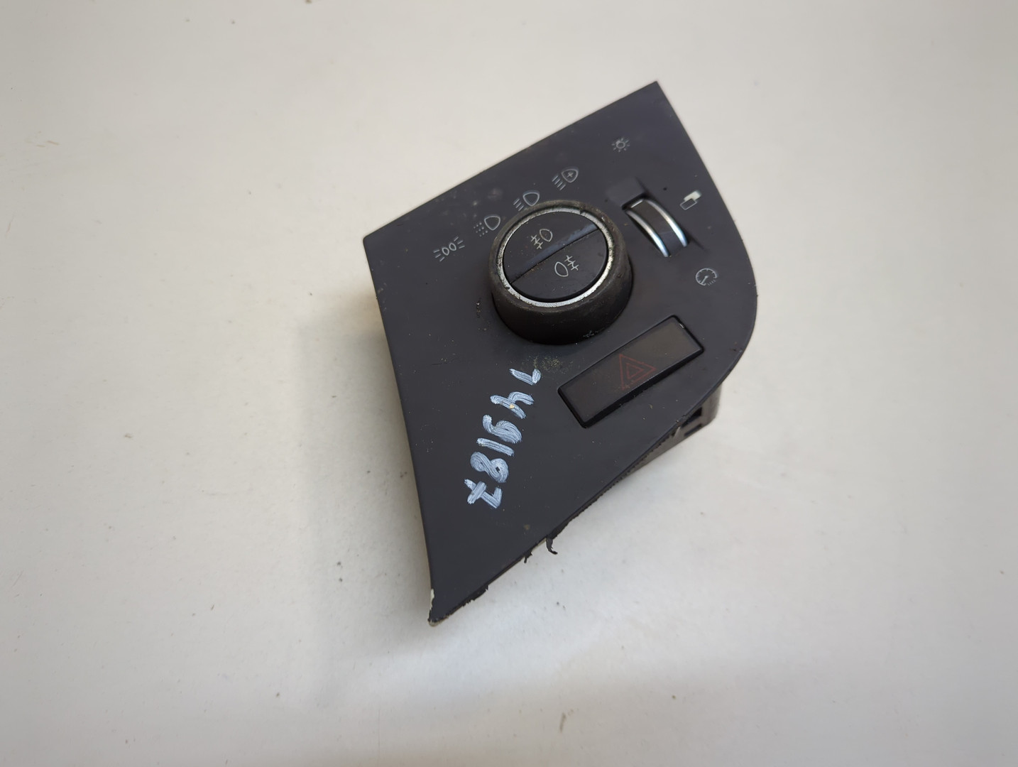 Переключатель света фар