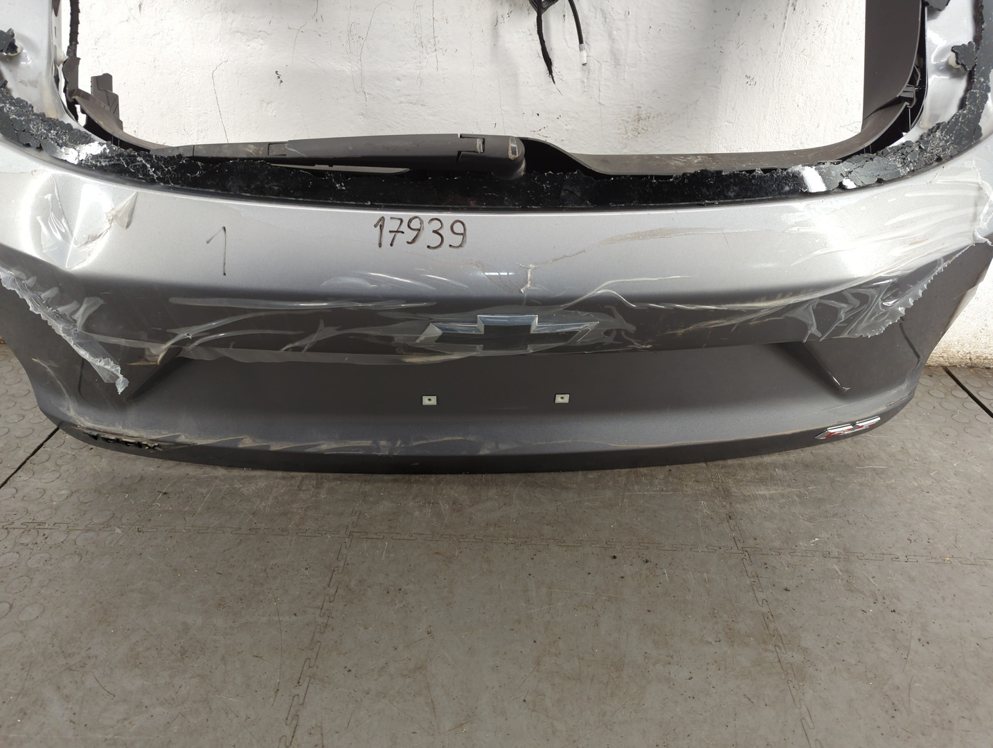 Дверь багажника