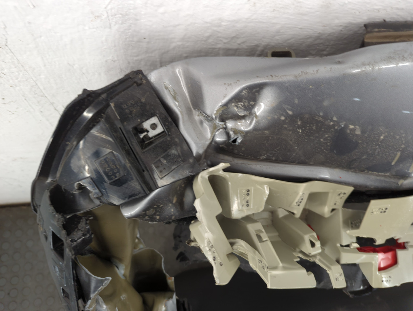 Дверь багажника