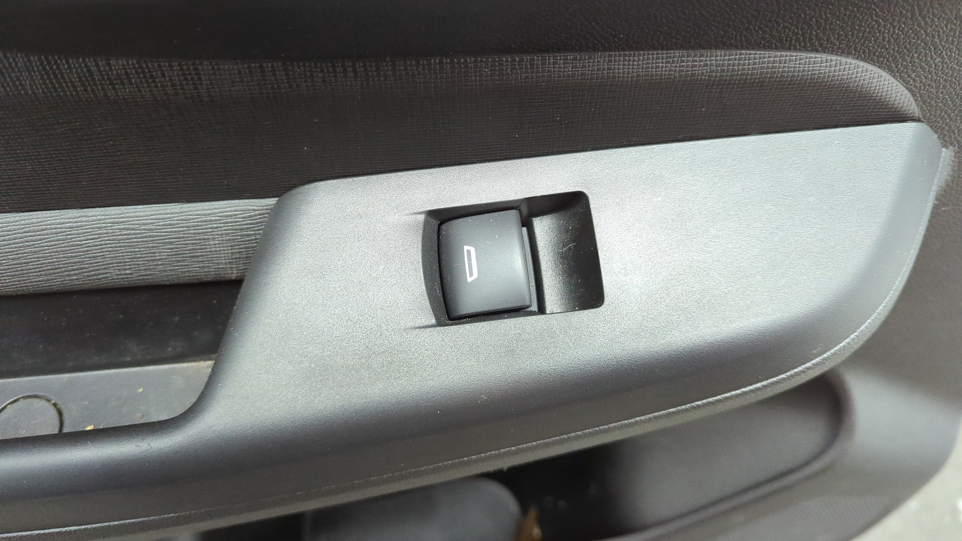 Дверь задняя левая