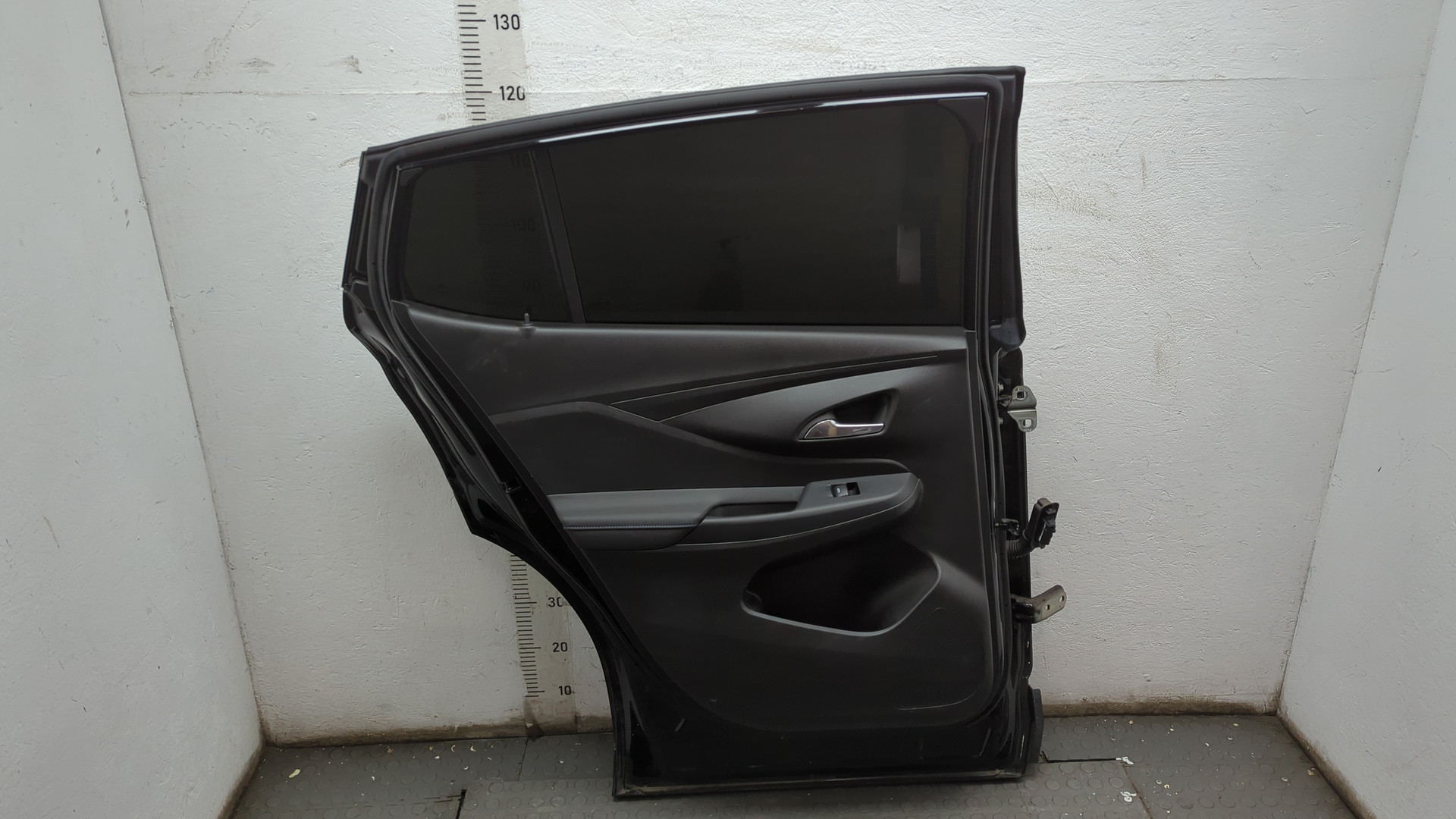 Дверь задняя левая
