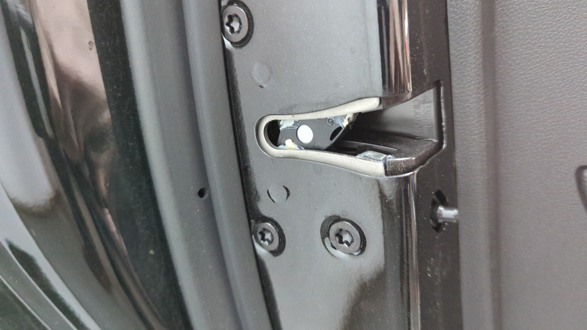 Дверь задняя левая