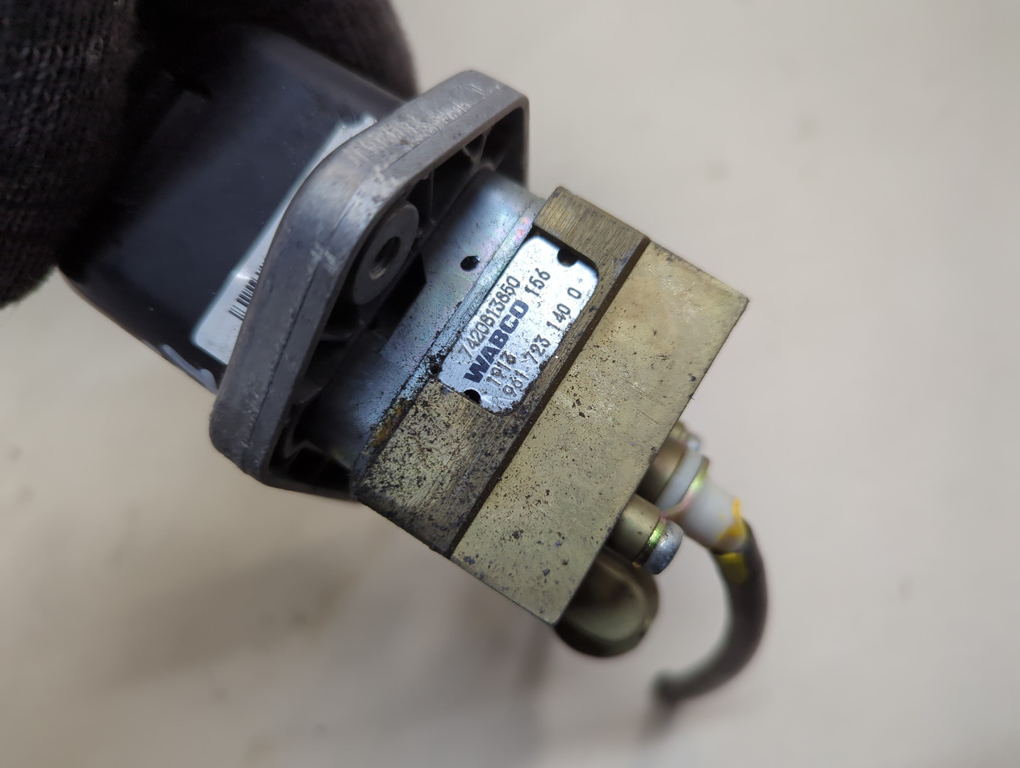 Кран ручного тормоза