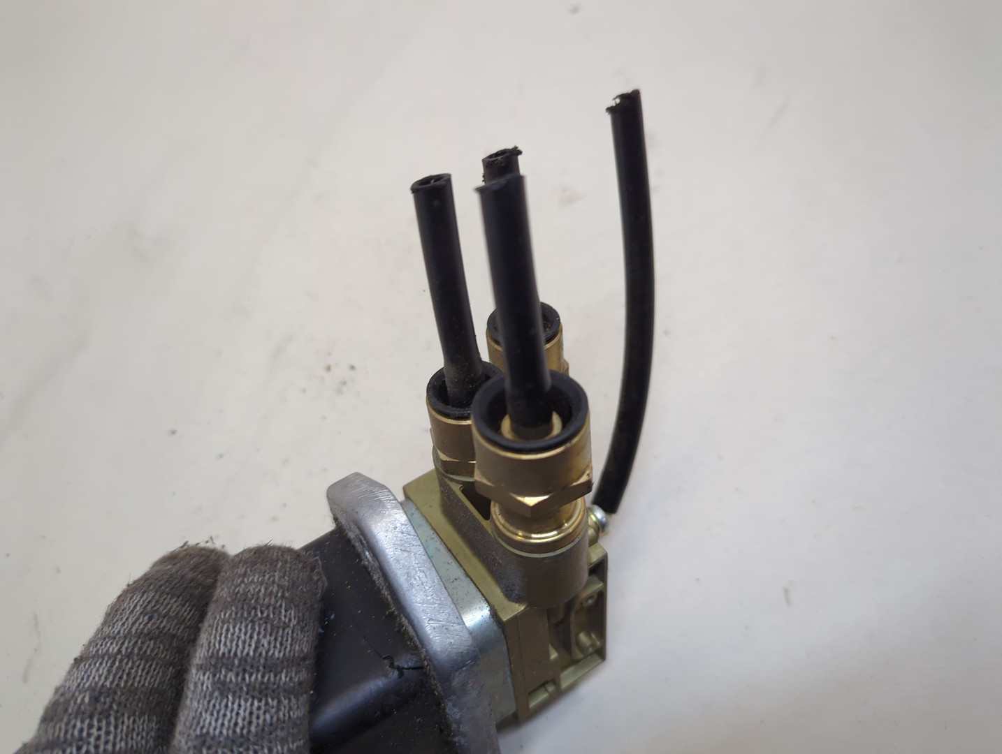 Кран ручного тормоза