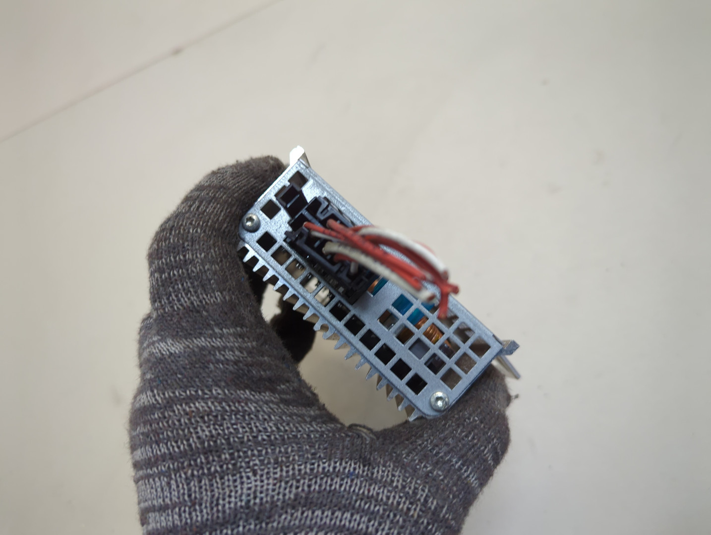 Преобразователь напряжения (адаптер)