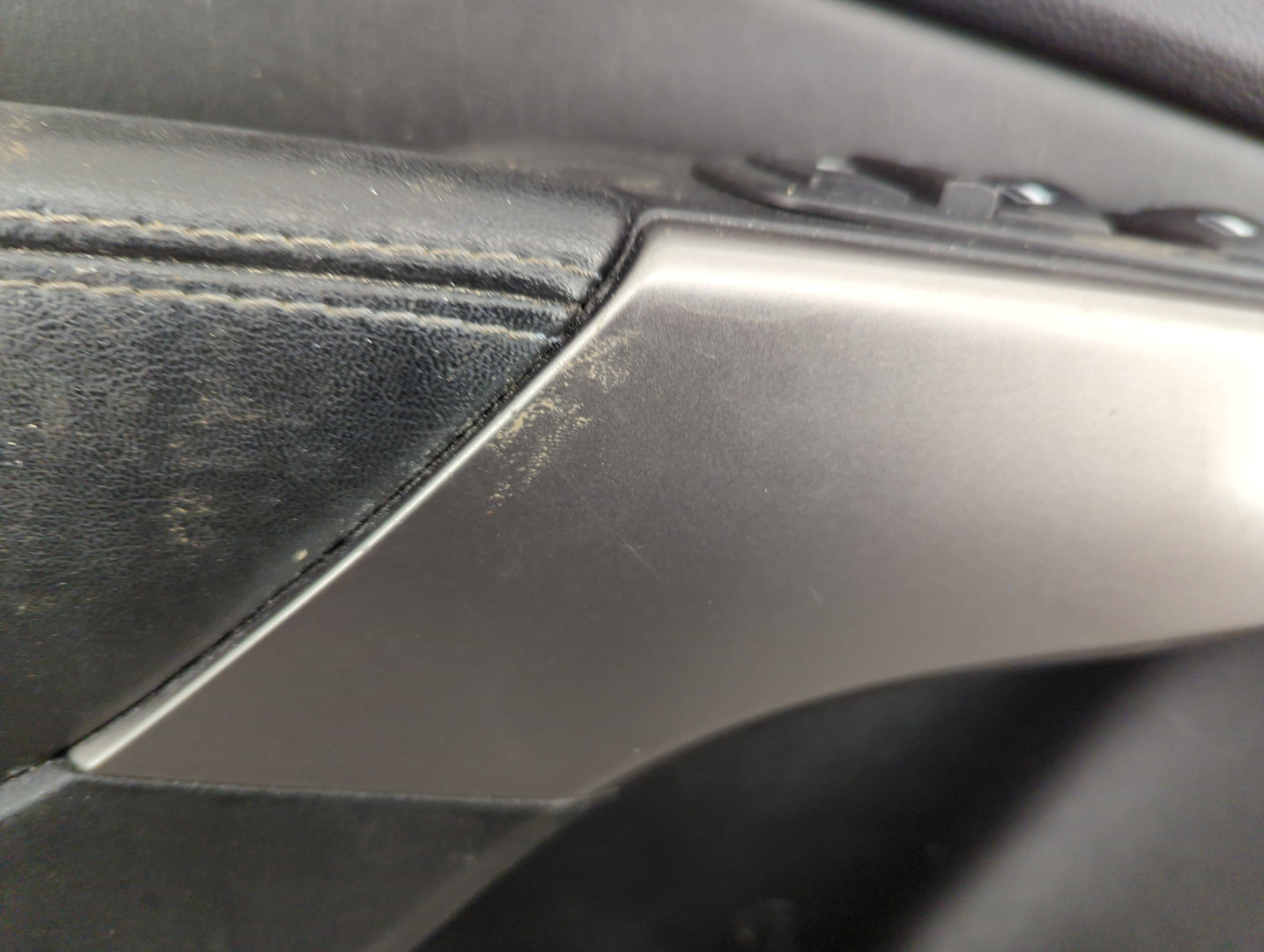 Дверь передняя левая