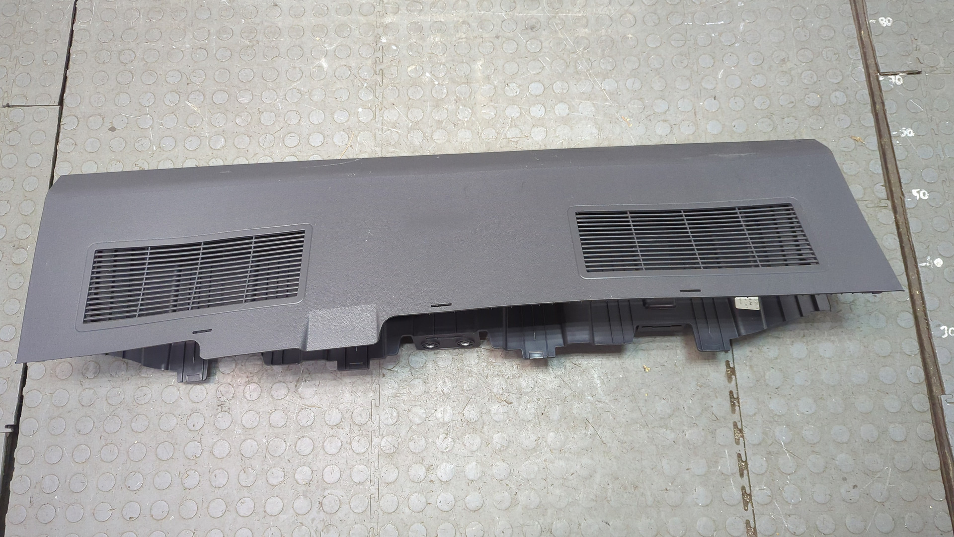 Обшивка багажника