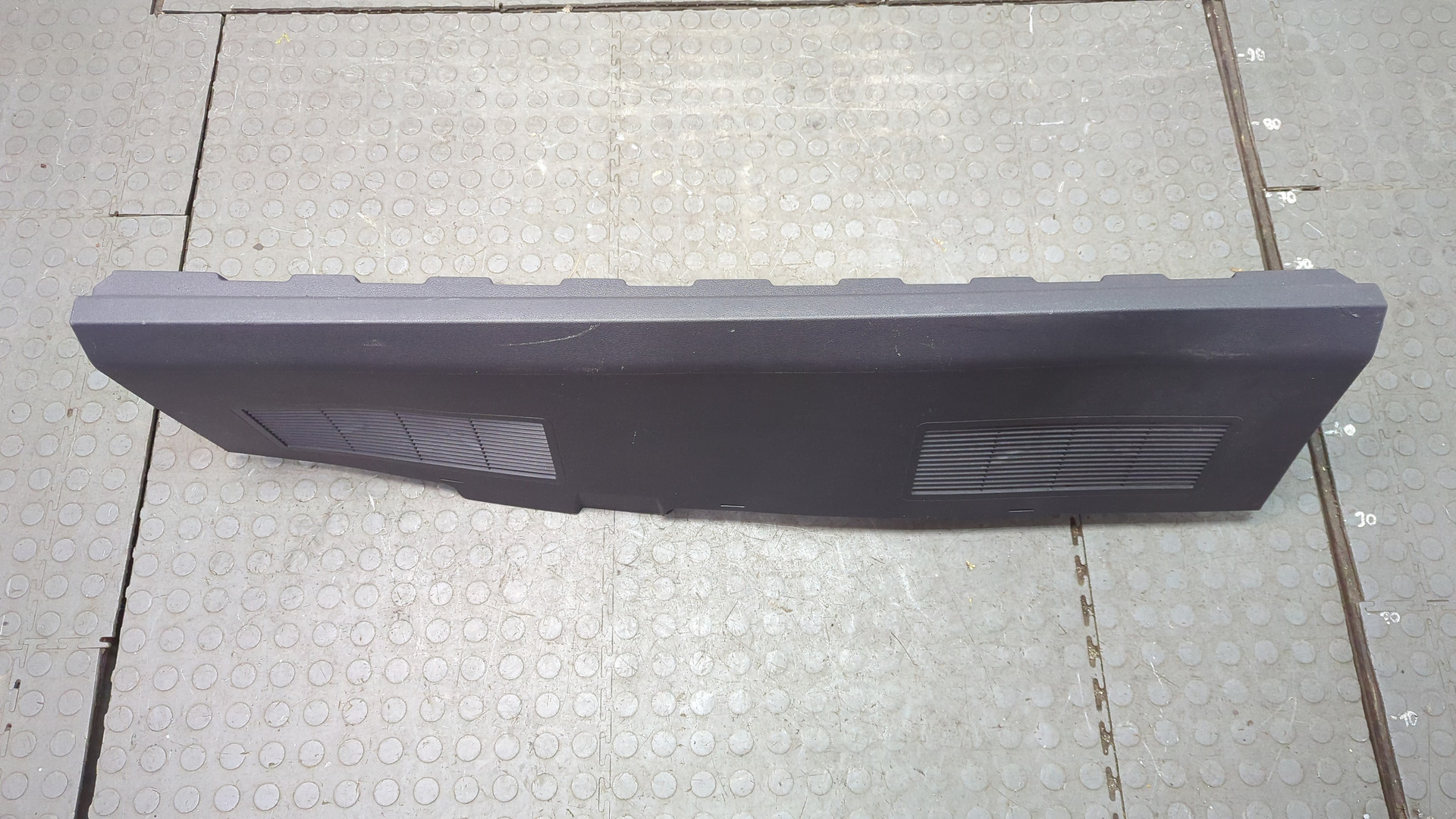 Обшивка багажника