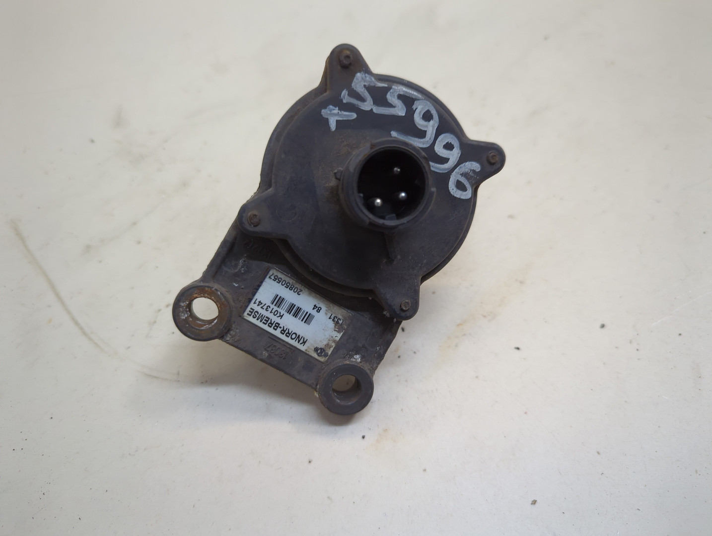 Кран уровня пола кабины