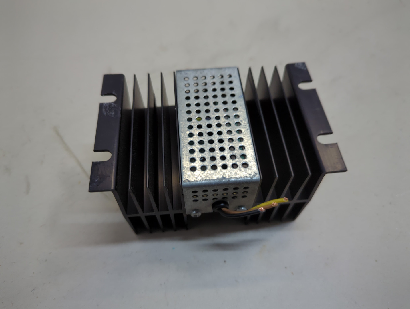 Преобразователь напряжения (адаптер)