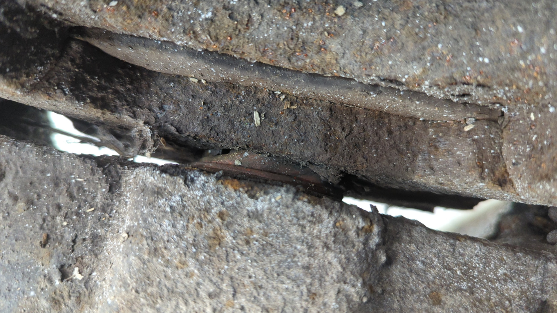 Кулак поворотный задний левый