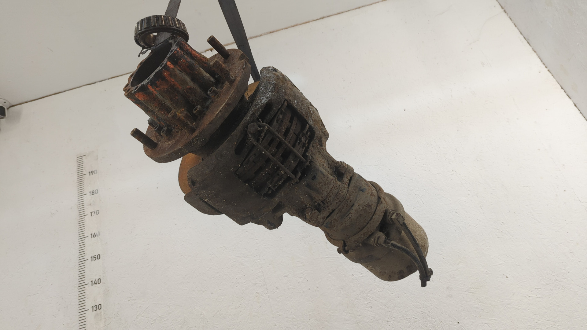 Кулак поворотный задний левый