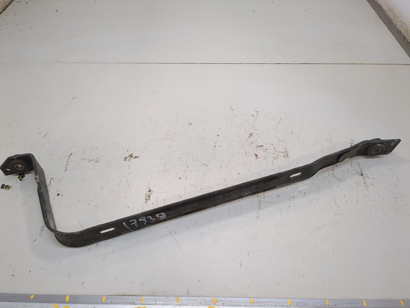 Лента крепления бензобака