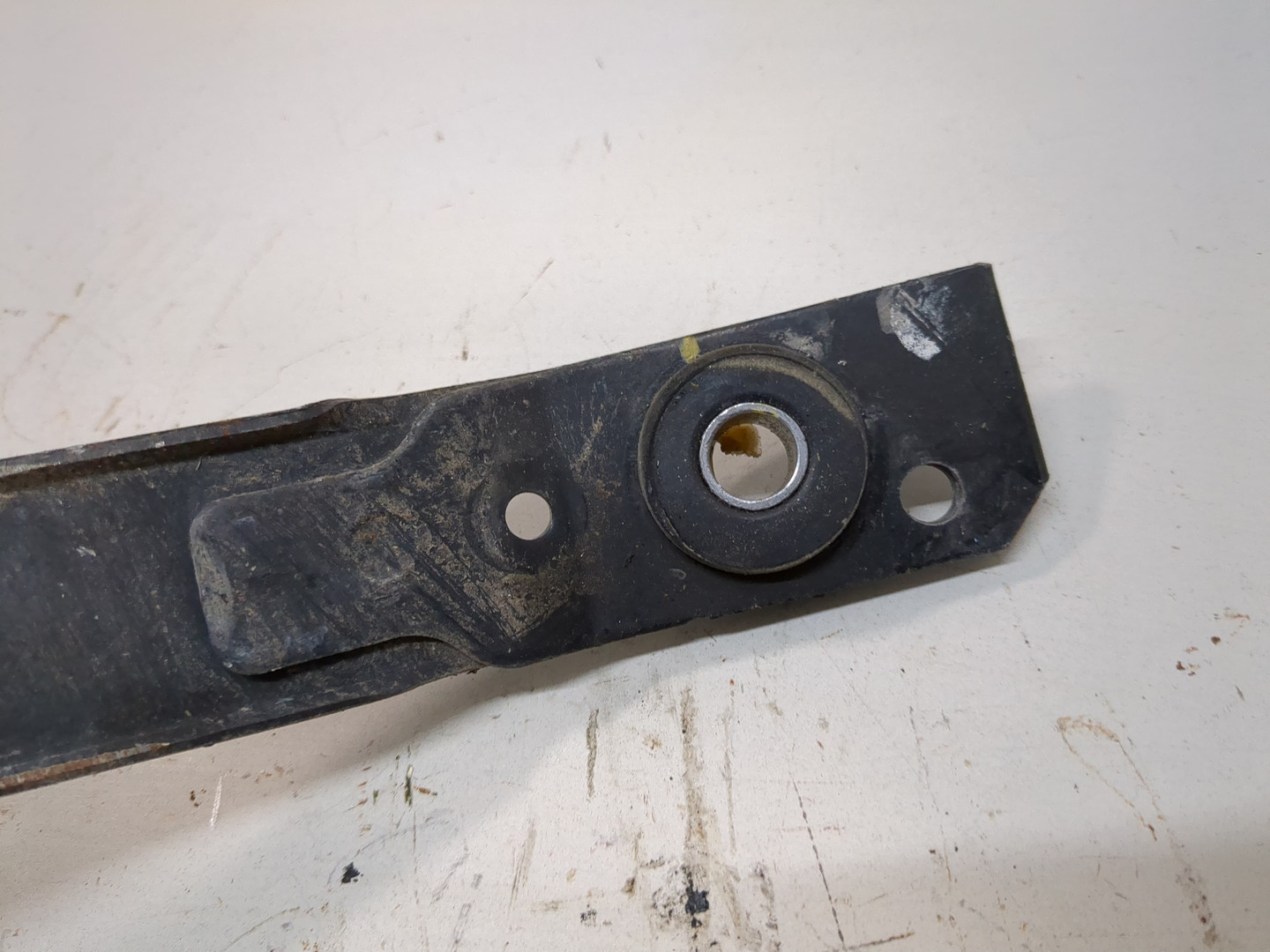 Лента крепления бензобака