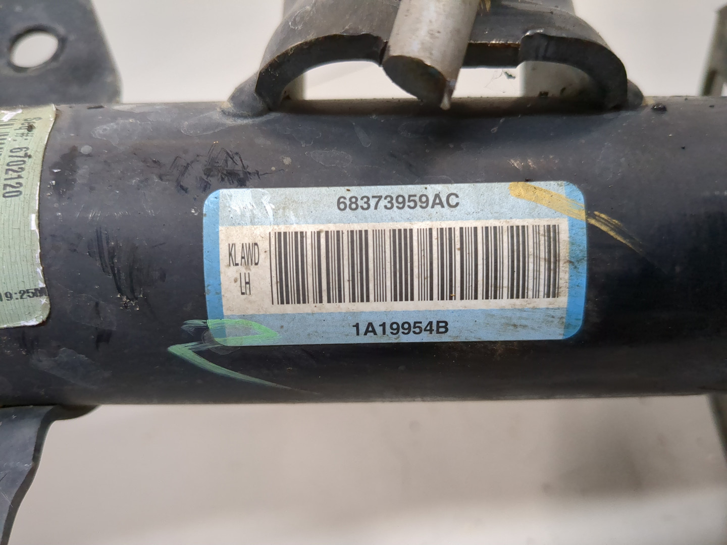 Амортизатор передний левый