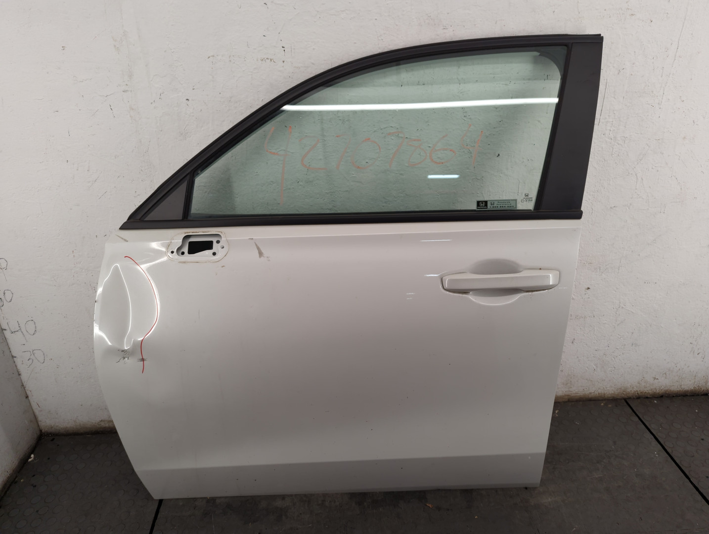 Дверь передняя левая