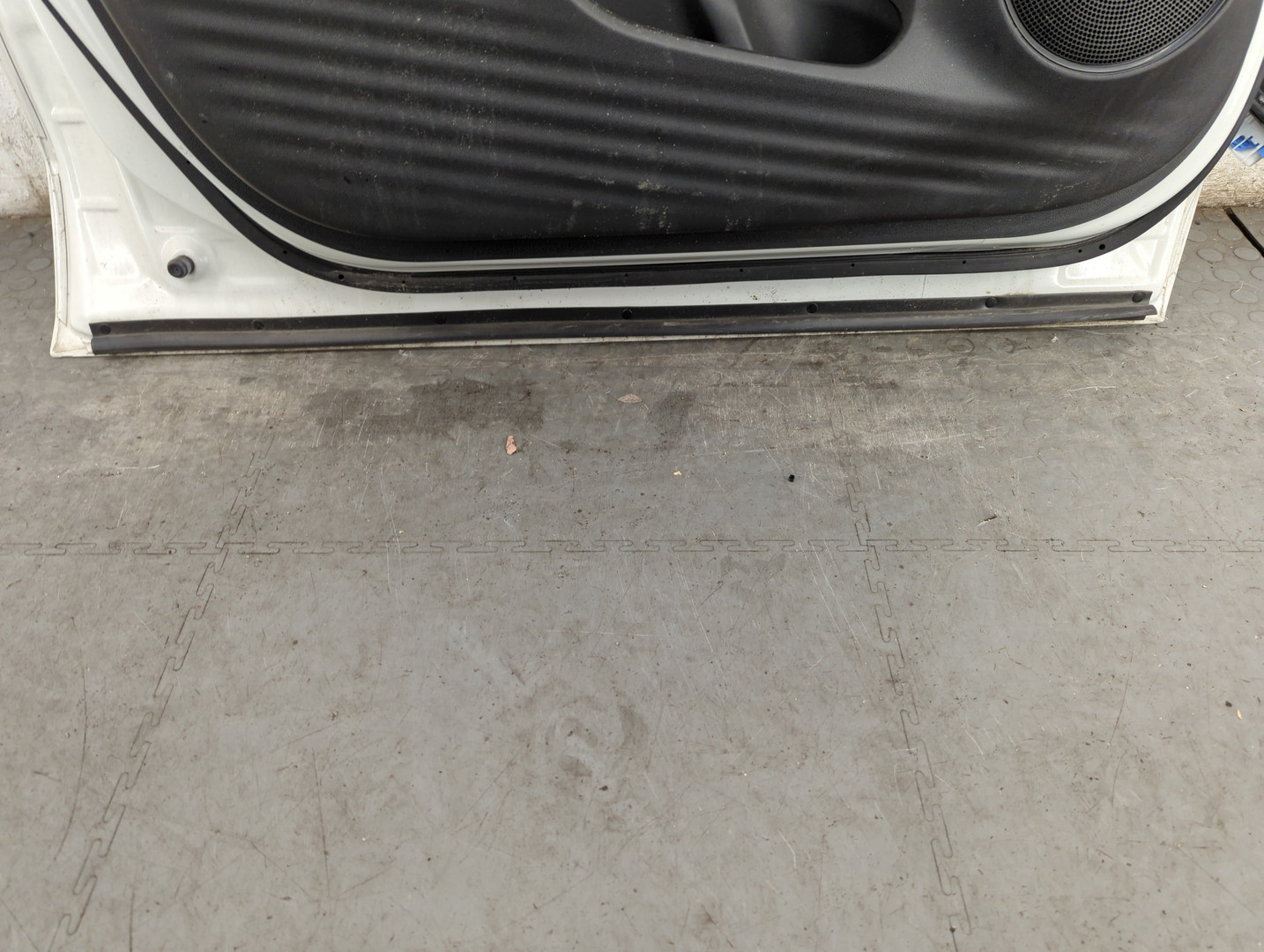 Дверь передняя левая