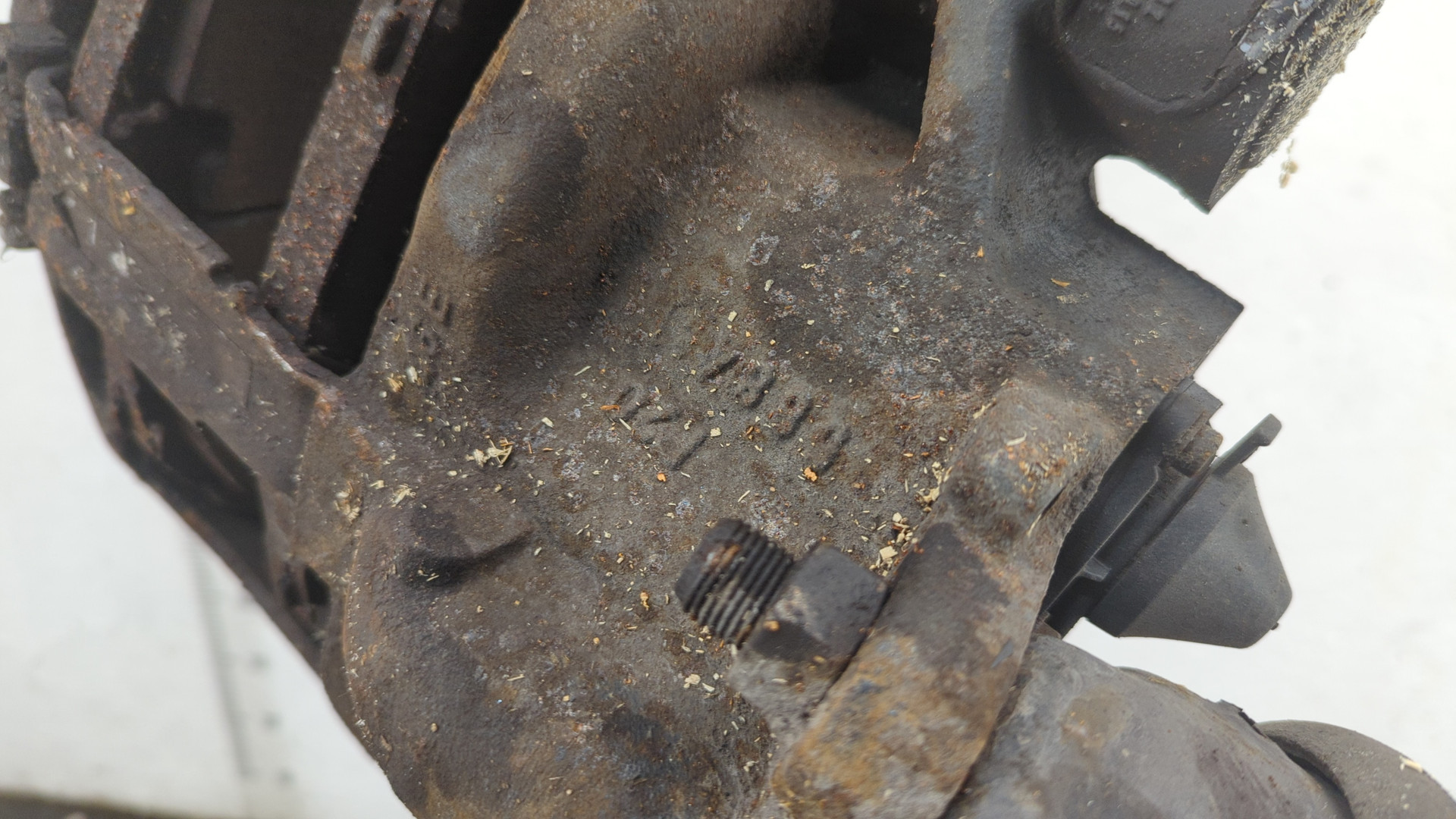 Суппорт задний правый