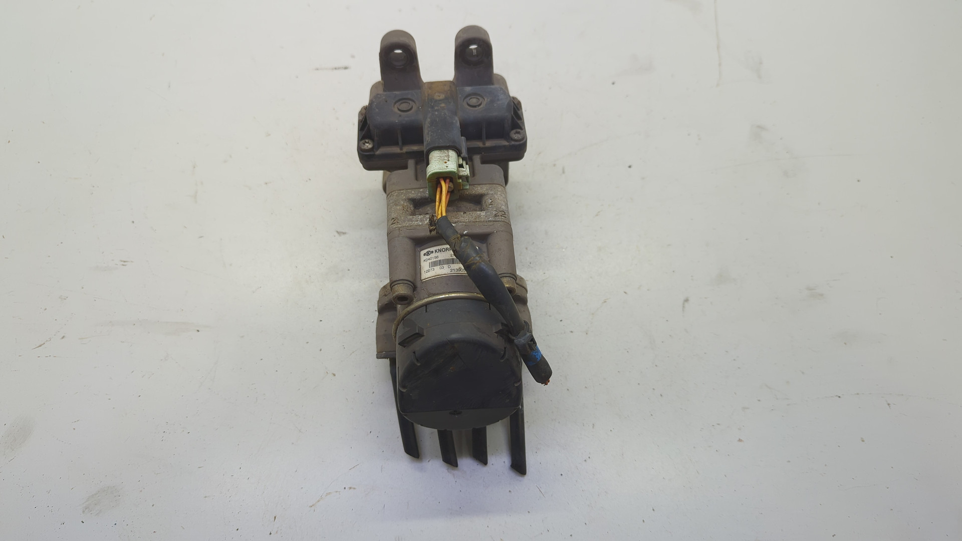 Кран тормозной главный