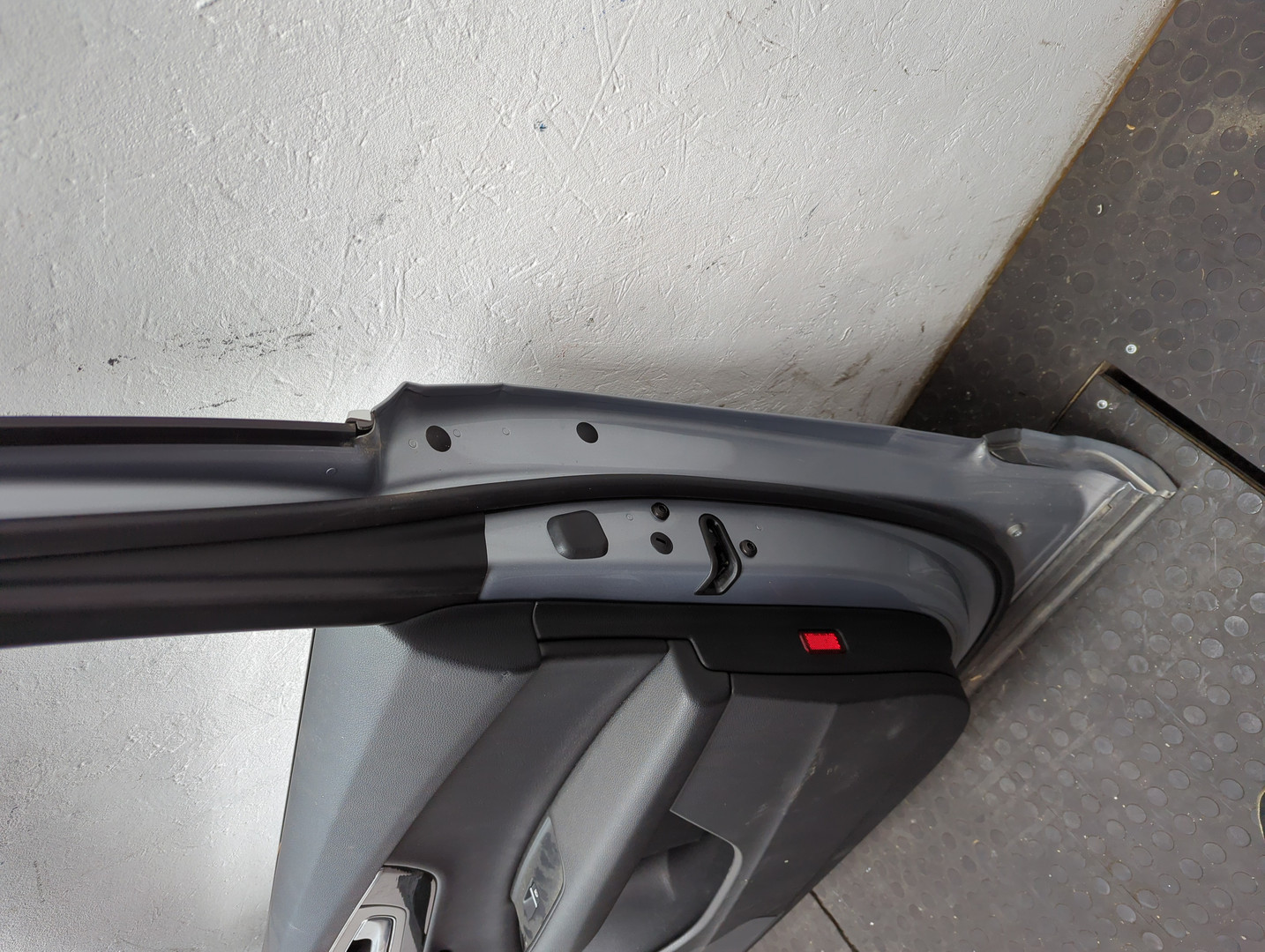 Дверь передняя правая