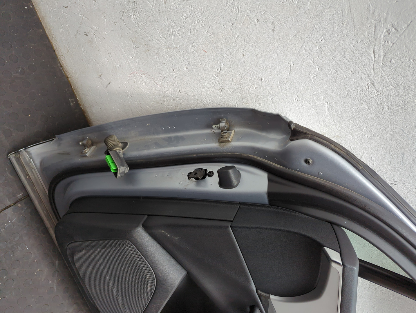 Дверь передняя правая