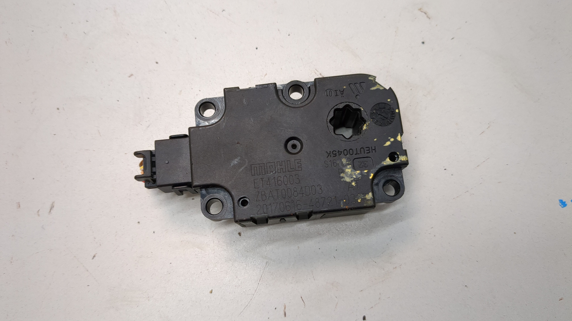 Моторчик заслонки печки