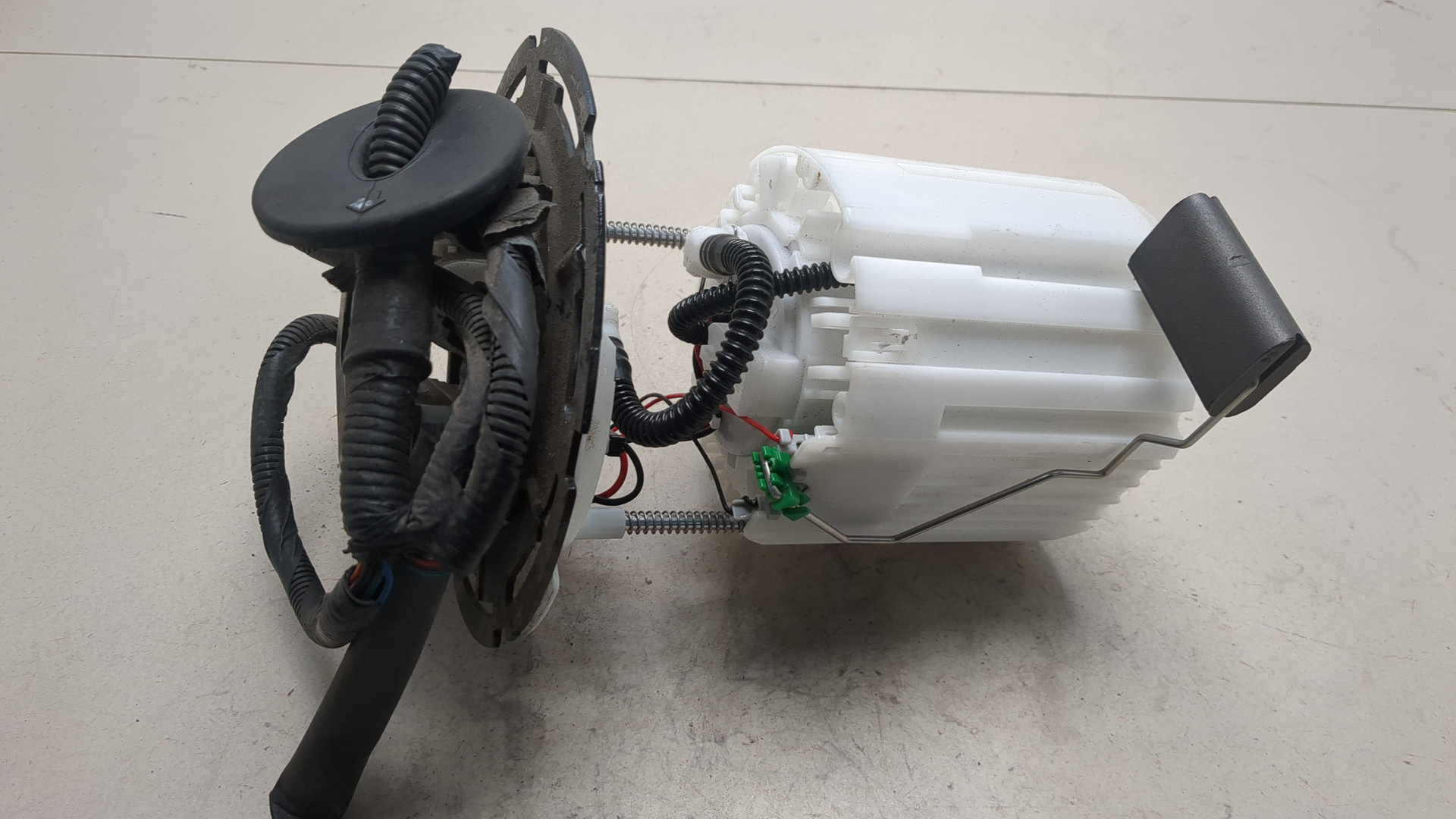 Насос топливный электрический