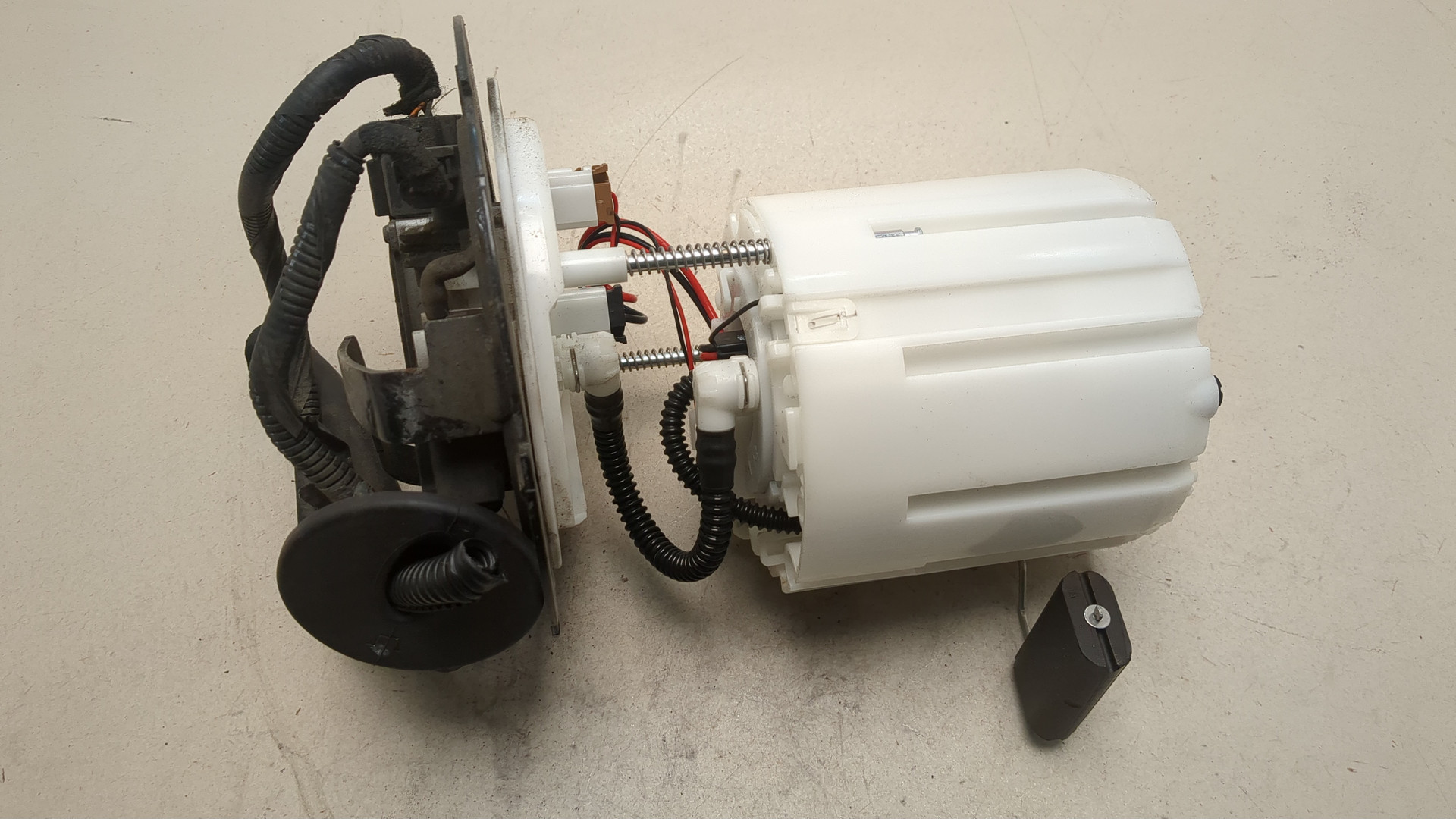 Насос топливный электрический