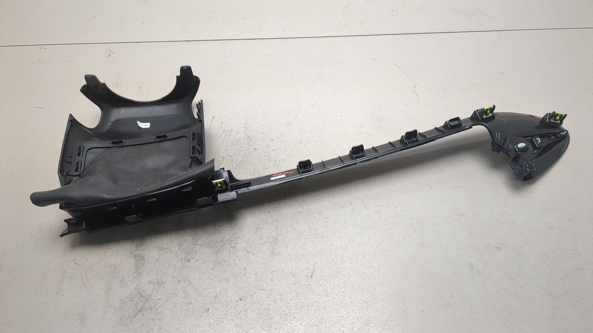 Кожух рулевой колонки