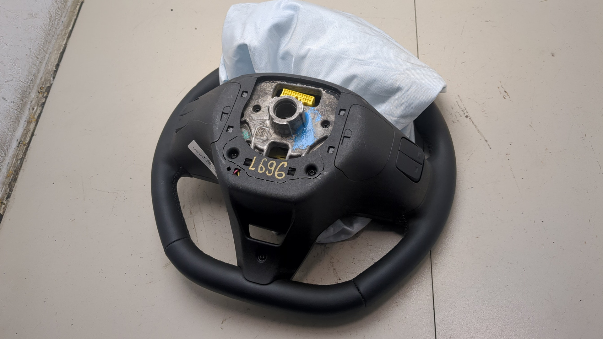 Рулевое колесо (руль)