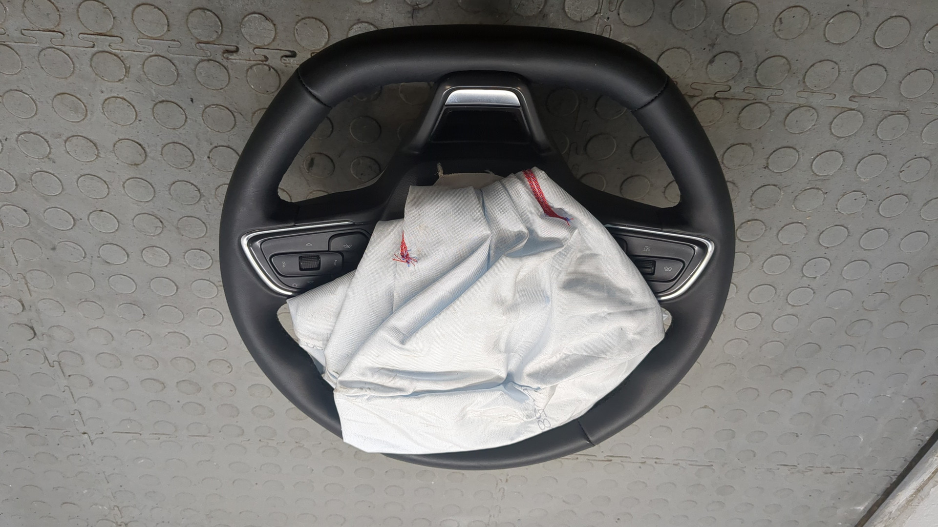 Рулевое колесо (руль)