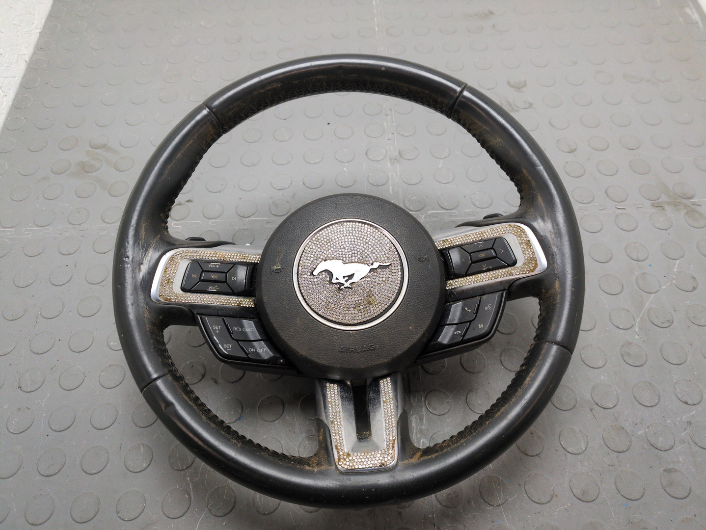 Рулевое колесо (руль)