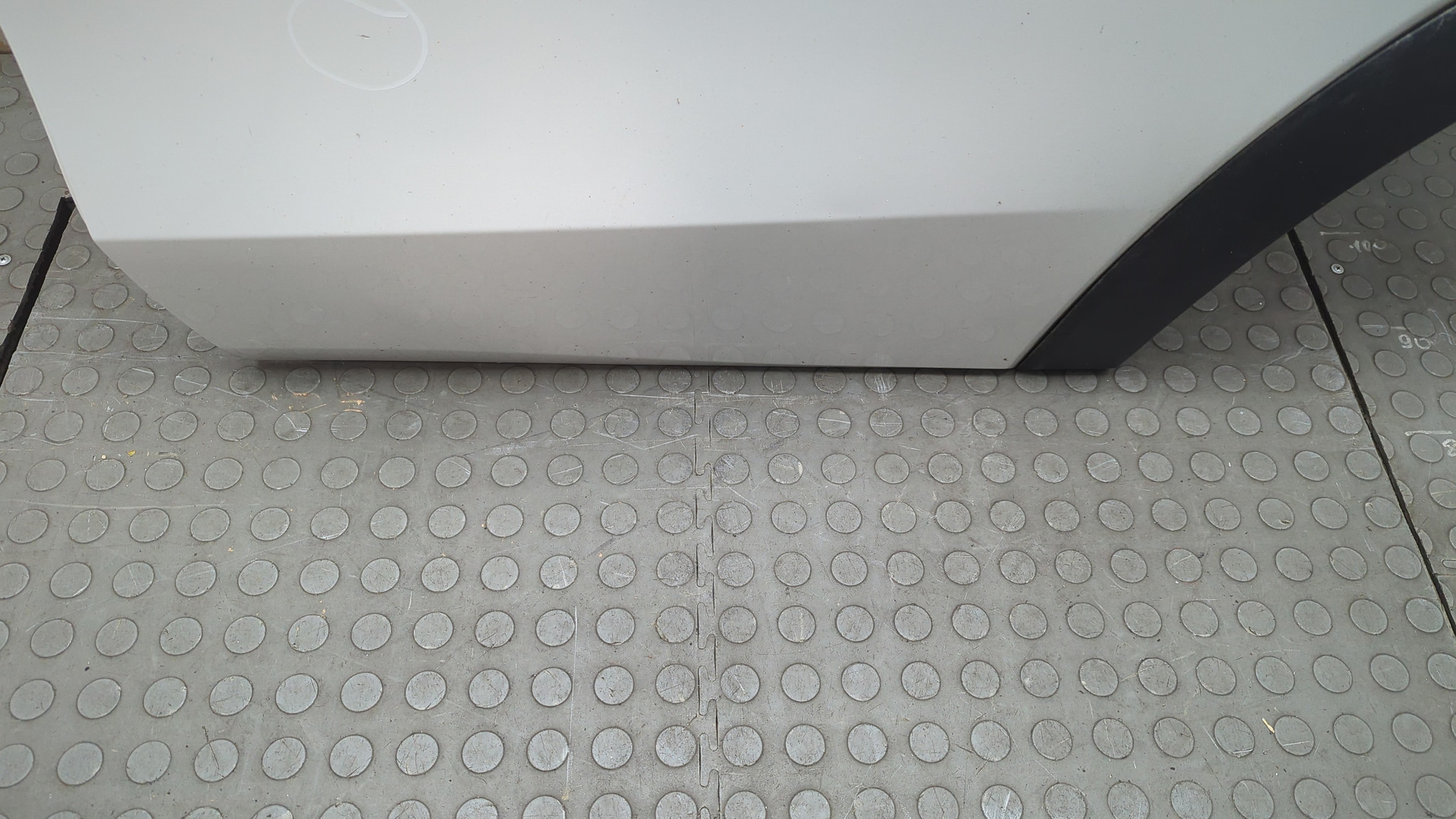 Дверь задняя левая