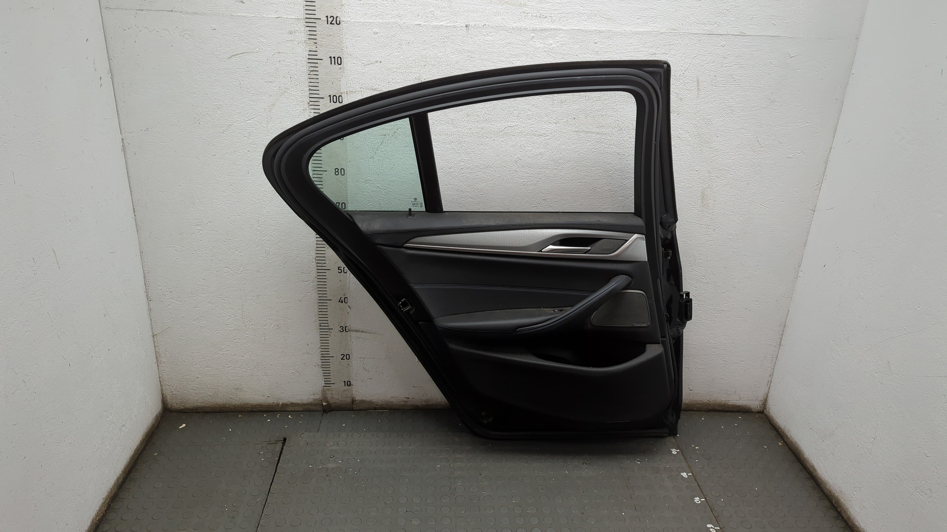 Дверь задняя левая