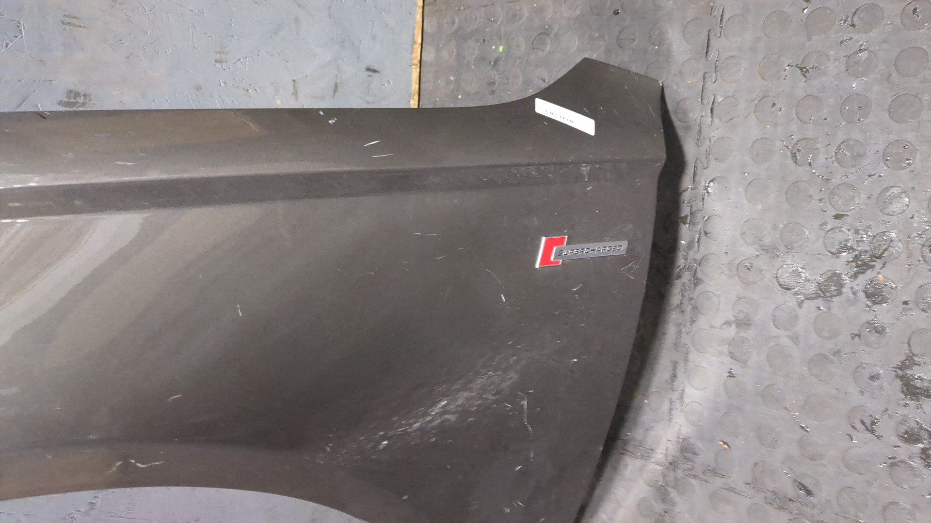 Крыло переднее левое