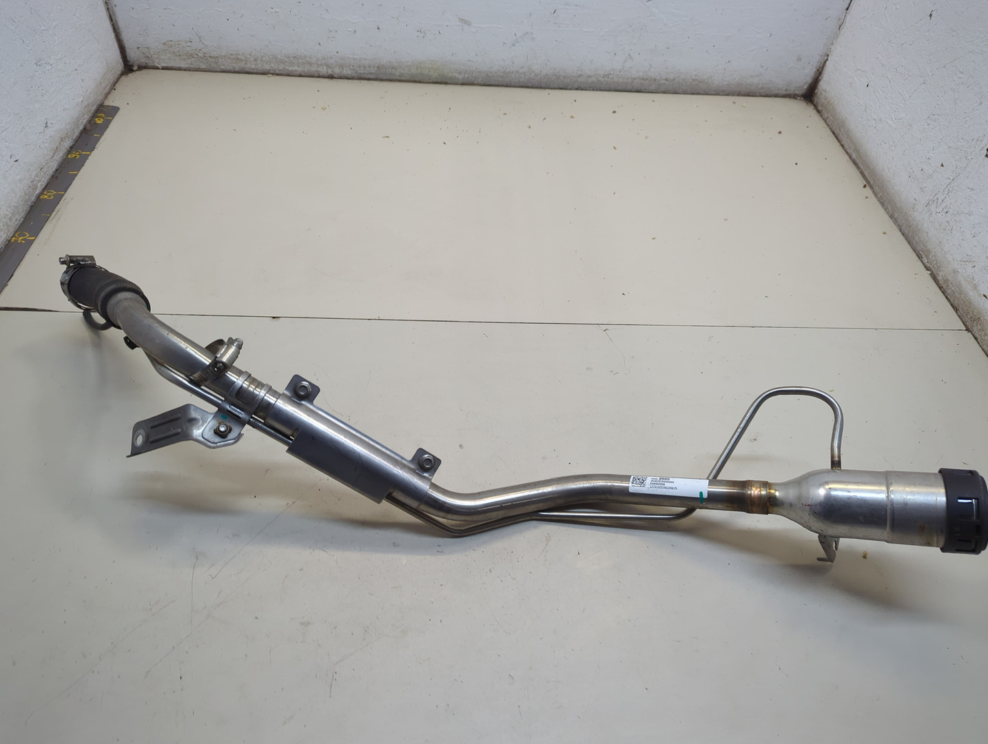 Горловина топливного бака