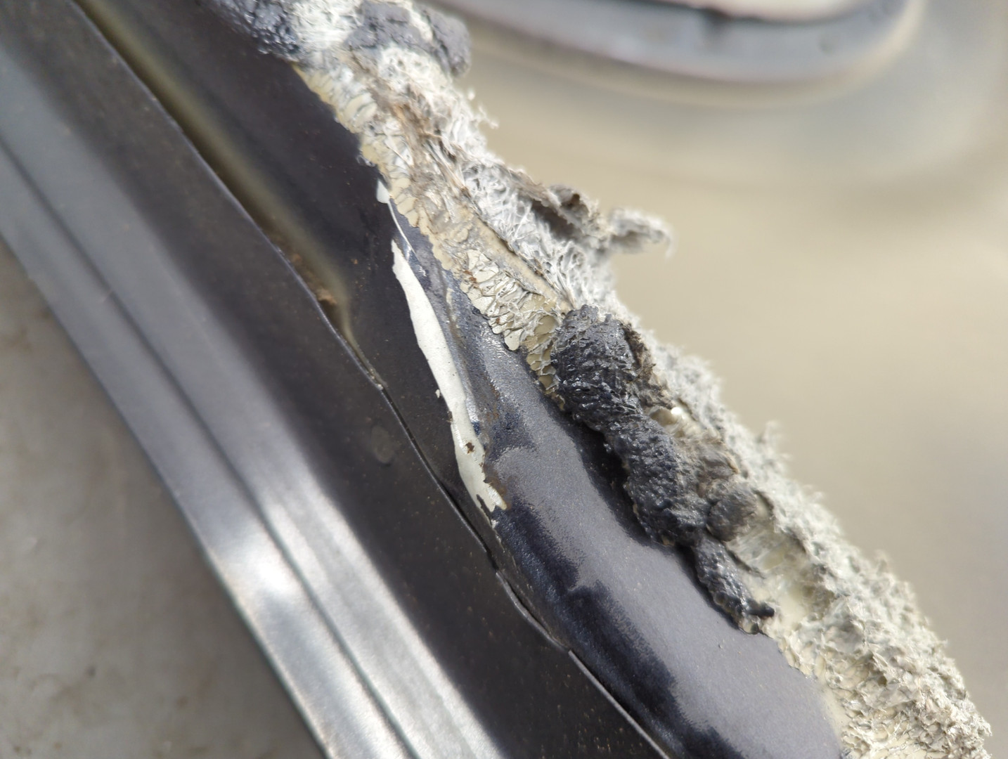 Крыло переднее правое