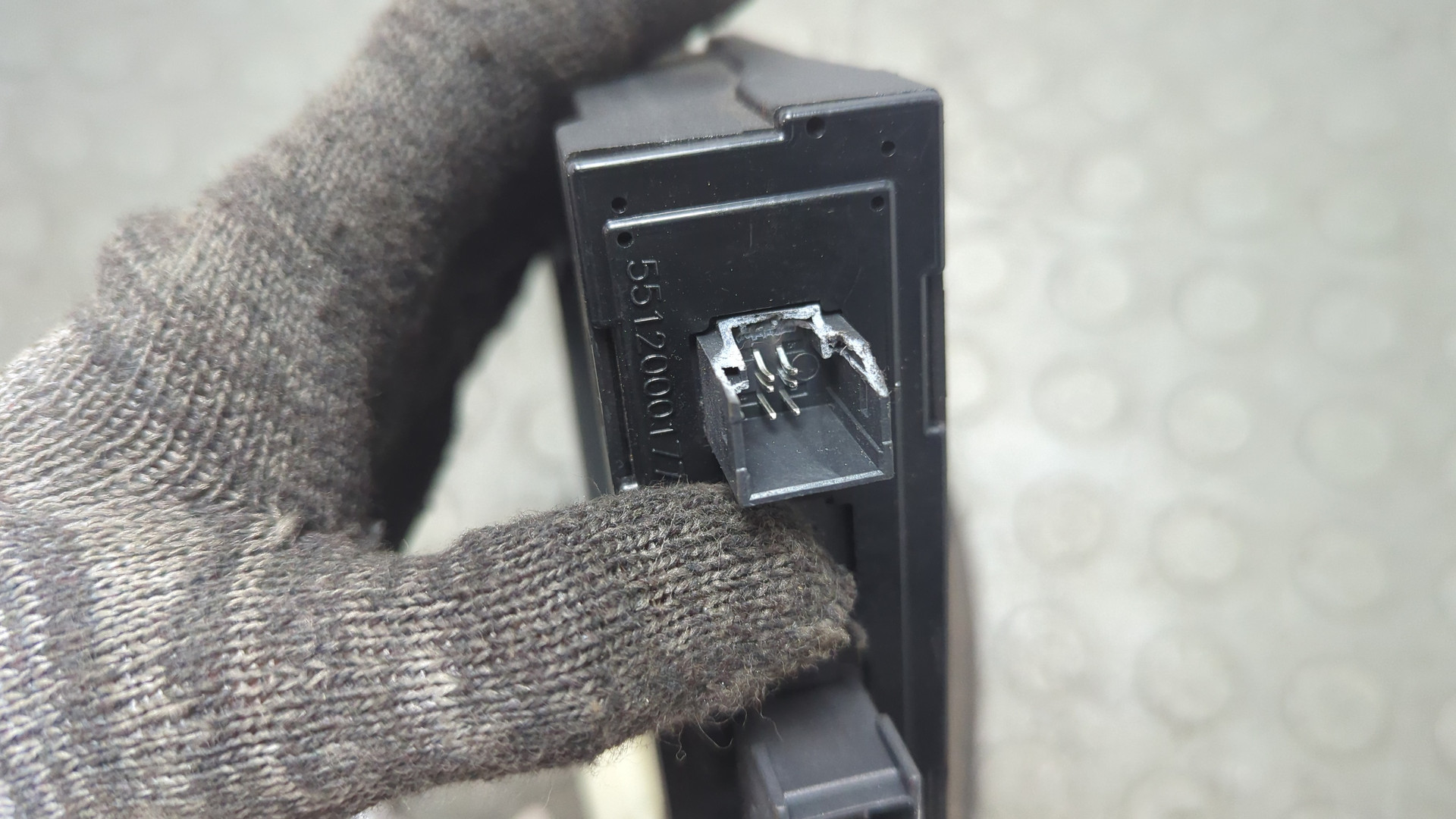 Стеклоподъемник электр. передний правый