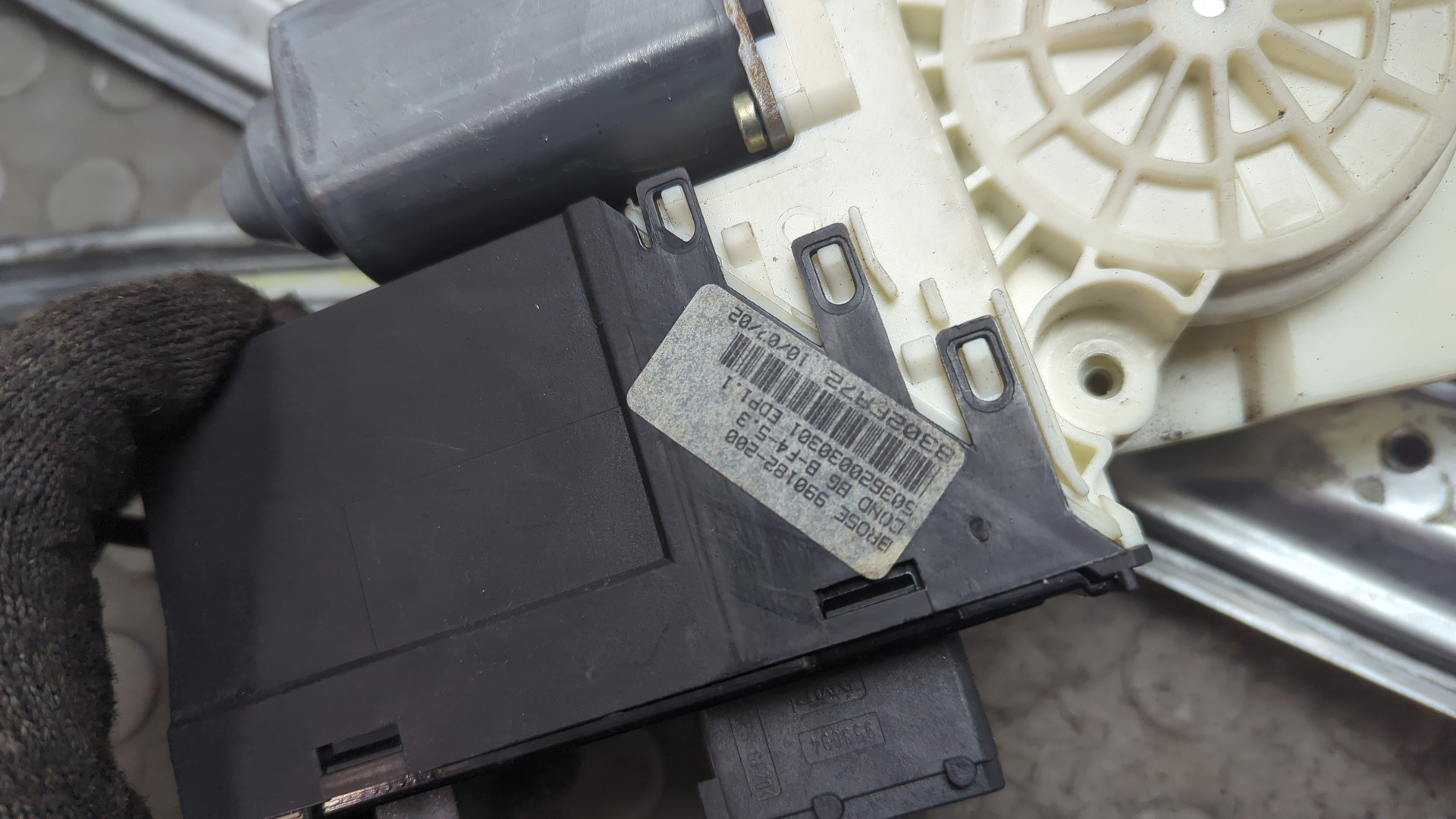 Стеклоподъемник электр. передний правый