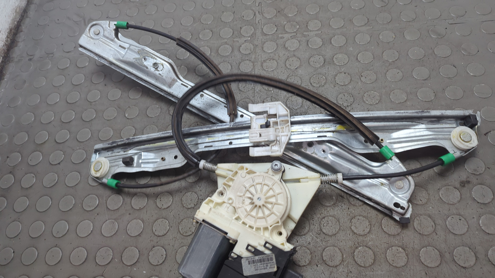 Стеклоподъемник электр. передний правый