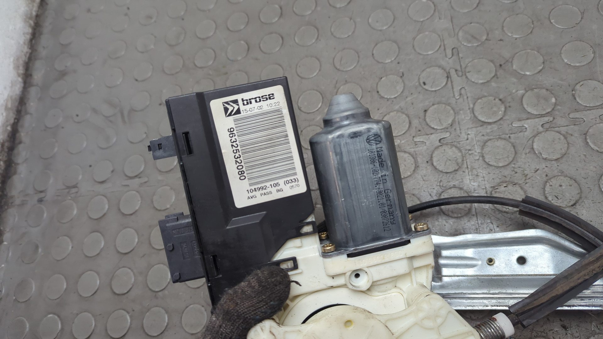 Стеклоподъемник электр. передний левый