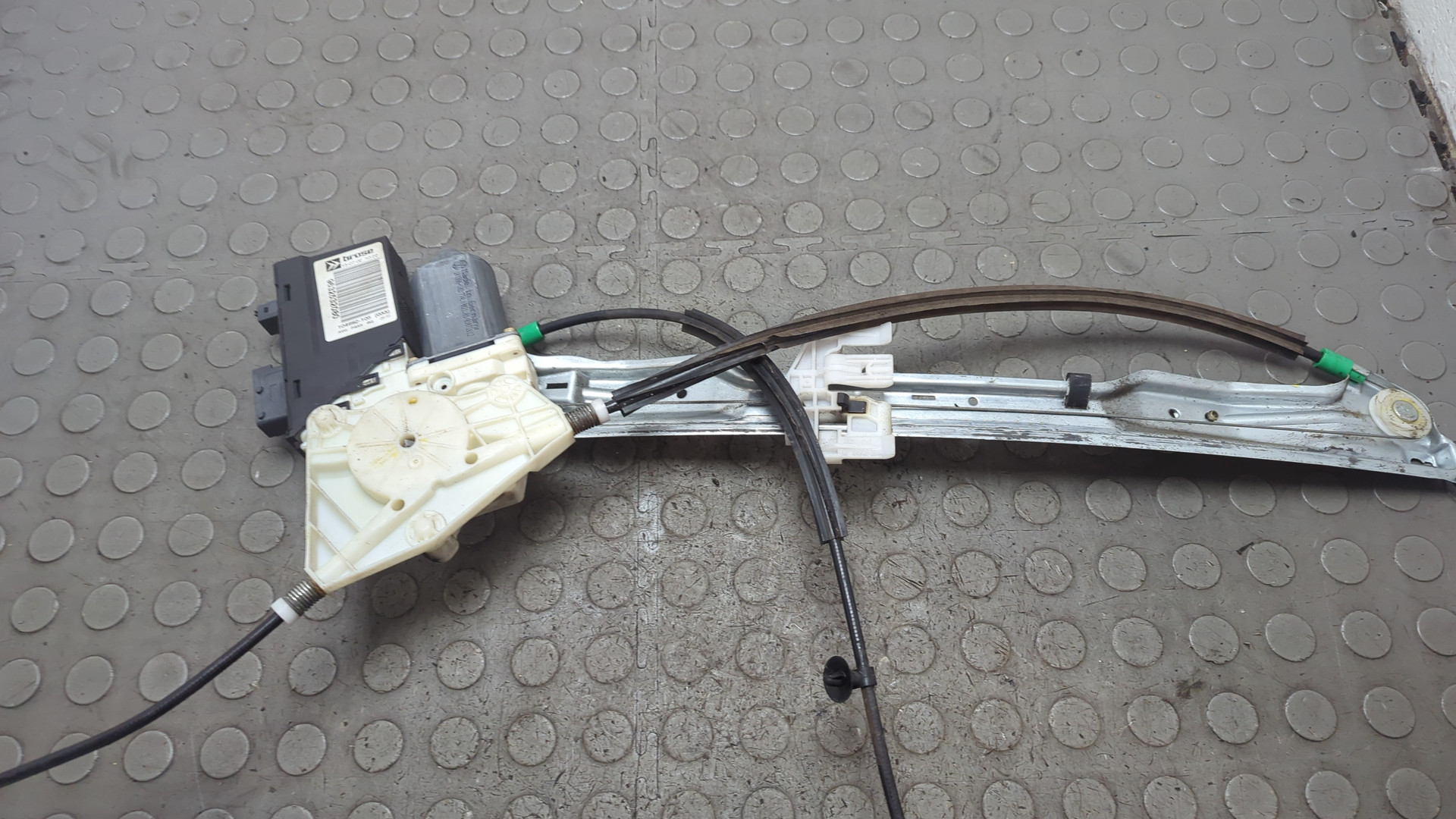 Стеклоподъемник электр. передний левый