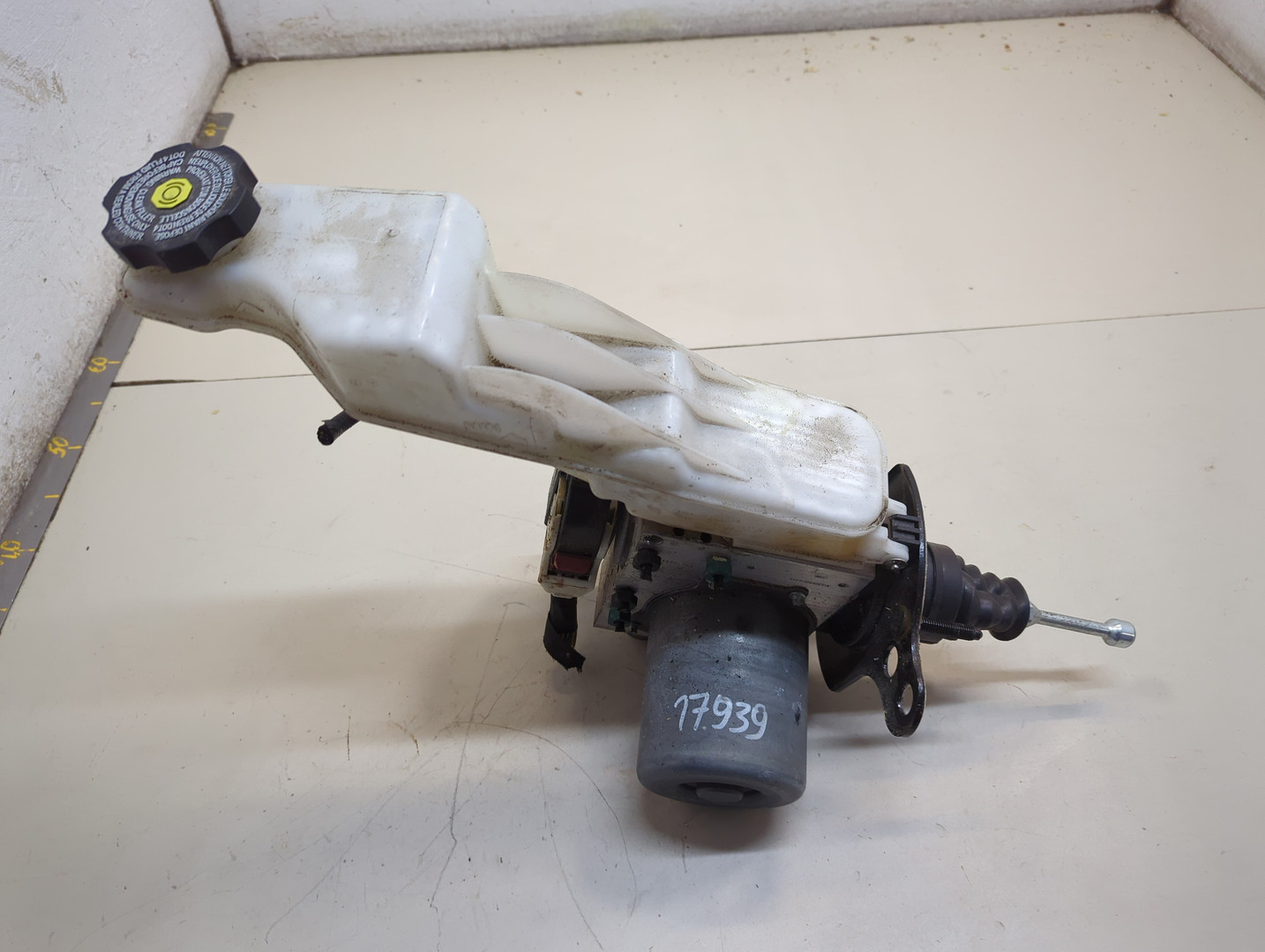 Цилиндр тормозной главный