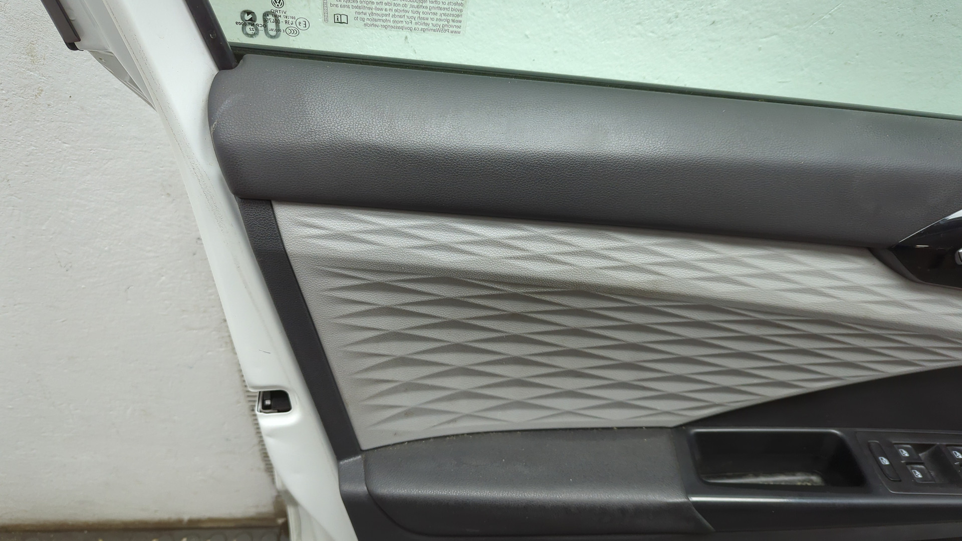 Дверь передняя левая